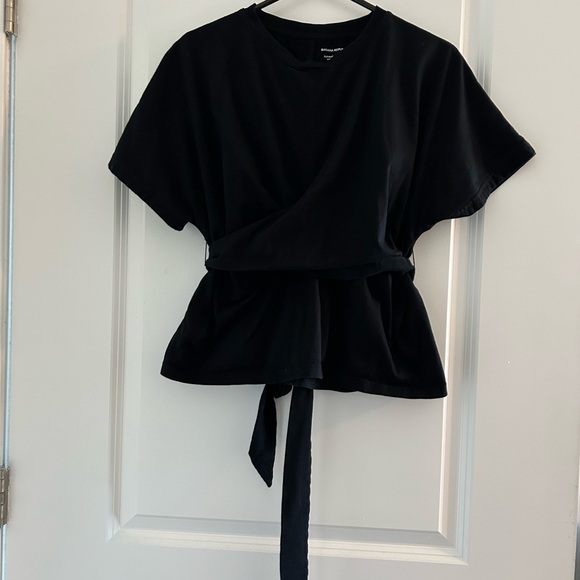 BANANA REPUBLIC • Black Rap Short Sleeve T-Shirt • Small (Petite) • - Picture 2 of 6